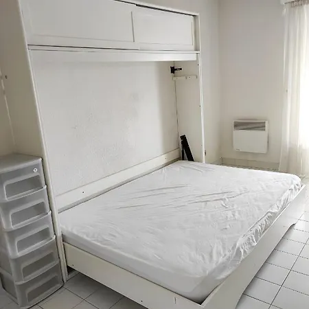 Cosy à Avec Piscine Partagée, 39 M² Appartamento