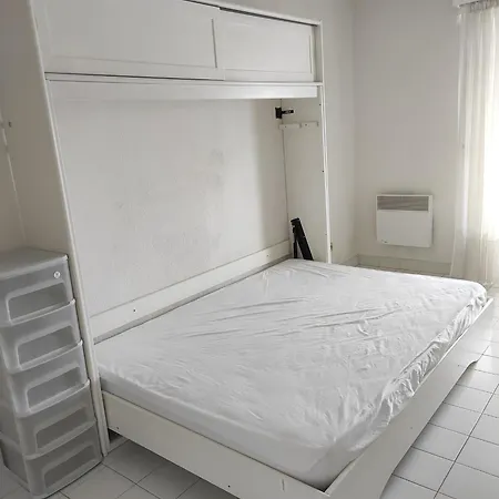 Cosy A Avec Piscine Partagee, 39 M² Lägenhet